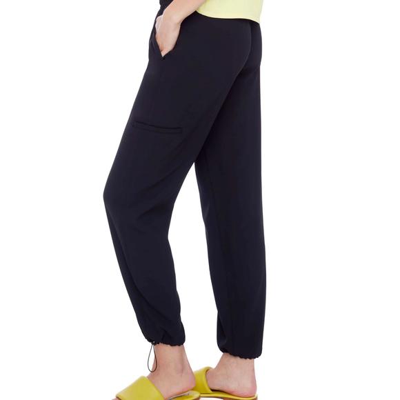 NEW I LOVE TYLER MADISON roxette solid vegan silk jogger pant in black - Picture 2 of 3
